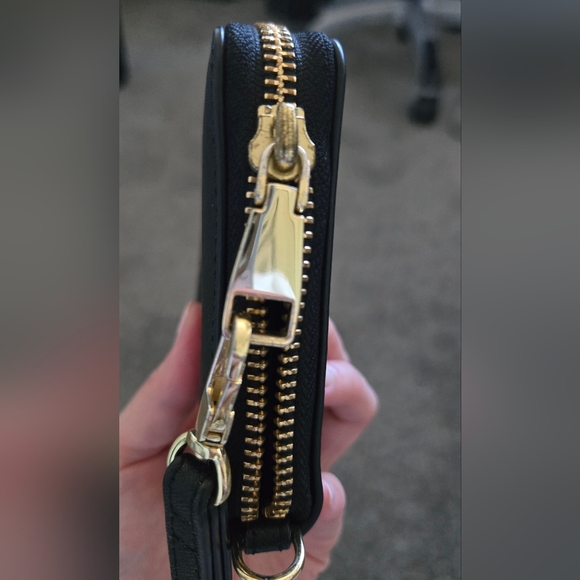 Tory Burch Robinson Zip Wallet Black Saffiano Leather Continental Wristlet - Picture 6 of 7